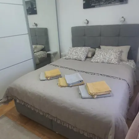 Tadej & Free Parking Daire