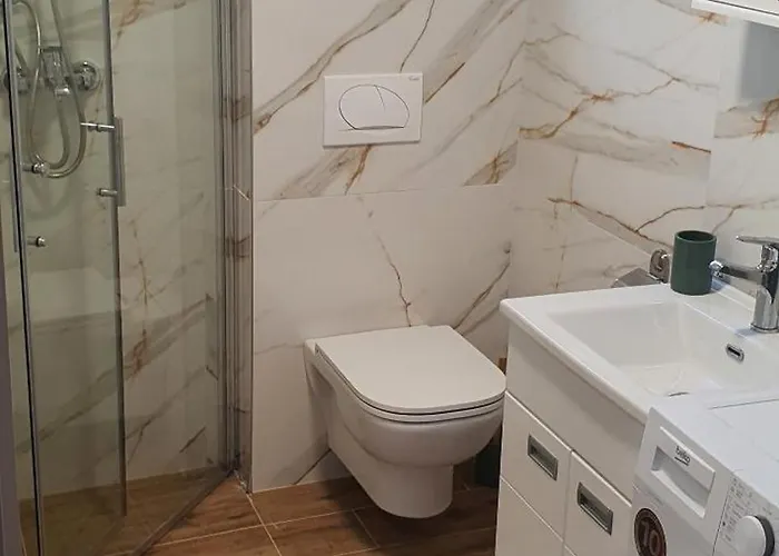 Tadej & Free Parking