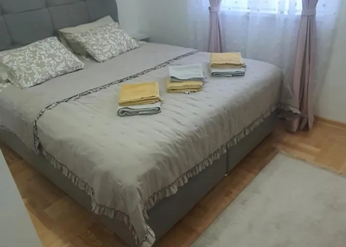 Tadej & Free Parking *